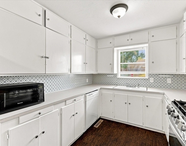 1900 Sutter Street - Photo Thumbnail 8