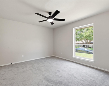 3920 Felisa Place - Photo Thumbnail 27