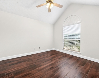 7309 Tremont Avenue - Photo Thumbnail 11