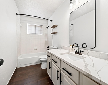 7309 Tremont Avenue - Photo Thumbnail 10