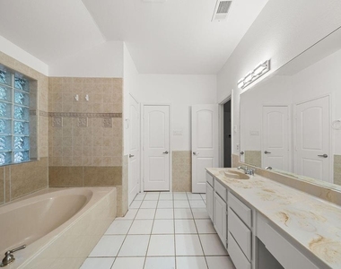 4952 Hollow Ridge Road - Photo Thumbnail 15