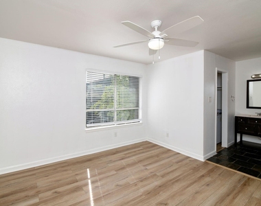 2808 Throckmorton Street - Photo Thumbnail 7