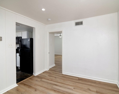 2808 Throckmorton Street - Photo Thumbnail 5