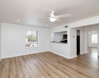 2808 Throckmorton Street - Photo Thumbnail 3
