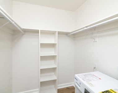2808 Throckmorton Street - Photo Thumbnail 10