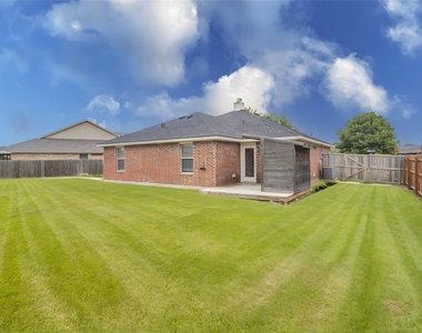 1070 Mellanie Lane - Photo Thumbnail 17