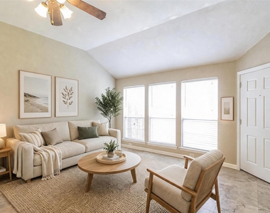 1070 Mellanie Lane - Photo Thumbnail 5