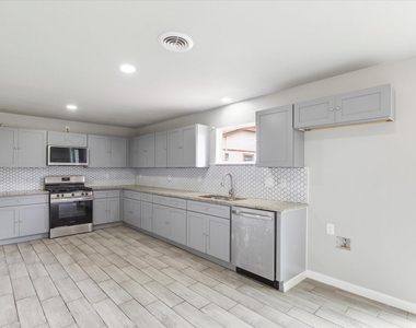 13634 Pyramid Drive - Photo Thumbnail 11