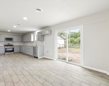 13634 Pyramid Drive - Photo Thumbnail 8