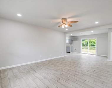 13634 Pyramid Drive - Photo Thumbnail 4