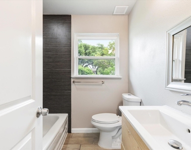 13634 Pyramid Drive - Photo Thumbnail 24