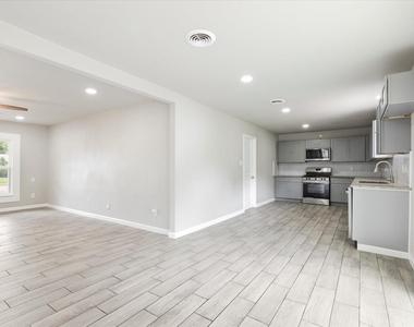 13634 Pyramid Drive - Photo Thumbnail 10