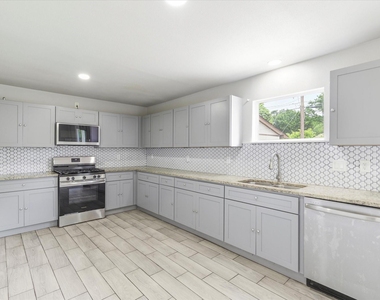13634 Pyramid Drive - Photo Thumbnail 12
