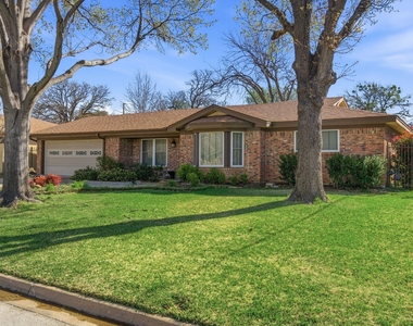 1760 Acorn Lane - Photo Thumbnail 2