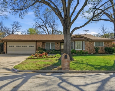 1760 Acorn Lane - Photo Thumbnail 1