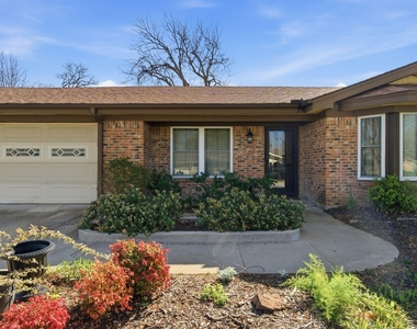 1760 Acorn Lane - Photo Thumbnail 4