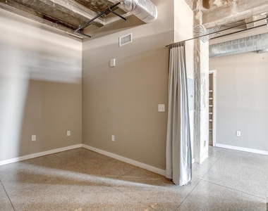 221 W Lancaster Avenue - Photo Thumbnail 11