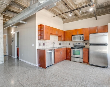 221 W Lancaster Avenue - Photo Thumbnail 22