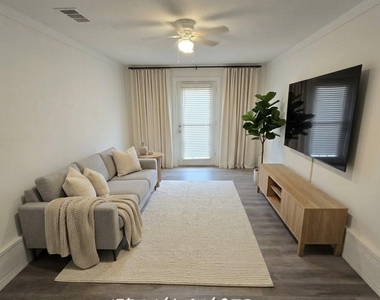 2911 Hedgerow Drive - Photo Thumbnail 10