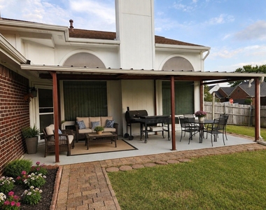 3713 Catalina Street - Photo Thumbnail 3