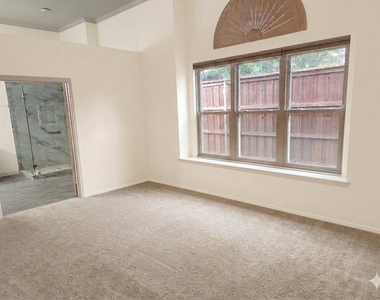 3713 Catalina Street - Photo Thumbnail 16