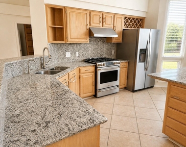3713 Catalina Street - Photo Thumbnail 9