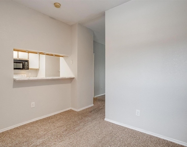3212 Donnelly Circle - Photo Thumbnail 8