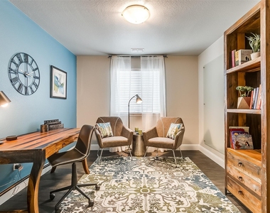 3901 Huntington Drive - Photo Thumbnail 8