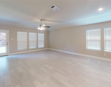 1420 Elizabeth Street - Photo Thumbnail 2