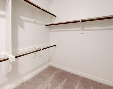 1420 Elizabeth Street - Photo Thumbnail 8
