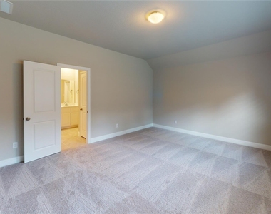 1420 Elizabeth Street - Photo Thumbnail 6