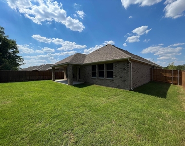 1420 Elizabeth Street - Photo Thumbnail 16