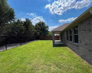 1420 Elizabeth Street - Photo Thumbnail 15