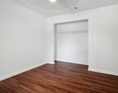 5502 Coronado Drive - Photo Thumbnail 13