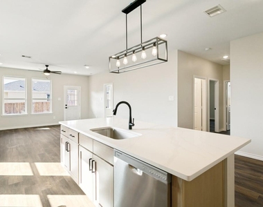 1424 Dry Creek Drive - Photo Thumbnail 4