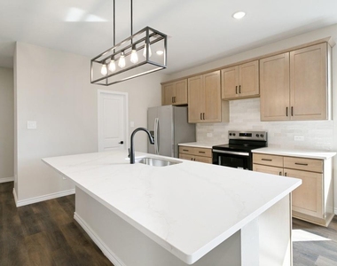 1424 Dry Creek Drive - Photo Thumbnail 7