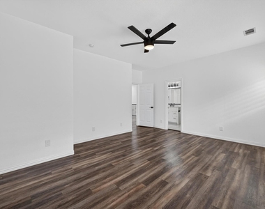 2208 Grizzly Run Lane - Photo Thumbnail 12