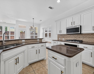 2208 Grizzly Run Lane - Photo Thumbnail 5