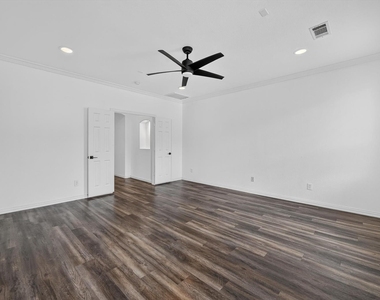 2208 Grizzly Run Lane - Photo Thumbnail 13