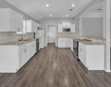 691 N Montana Court - Photo Thumbnail 4