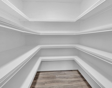 691 N Montana Court - Photo Thumbnail 6