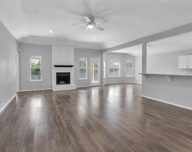 691 N Montana Court - Photo Thumbnail 2