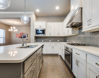 6739 Palo Duro Drive - Photo Thumbnail 9