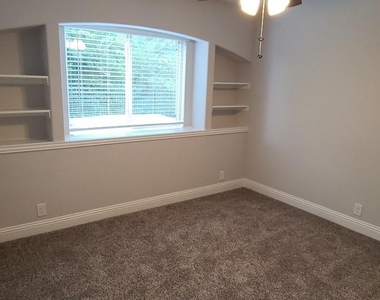 8704 Timber Ridge Drive - Photo Thumbnail 13