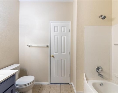 102 Collett Court - Photo Thumbnail 11