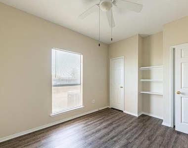 102 Collett Court - Photo Thumbnail 13