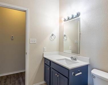 102 Collett Court - Photo Thumbnail 10