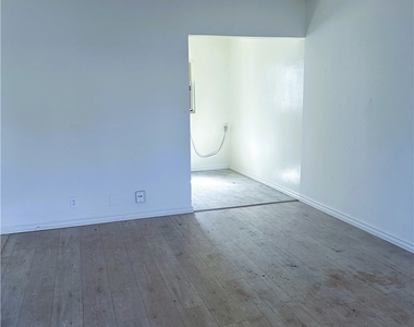 253 E Villa Street - Photo Thumbnail 1