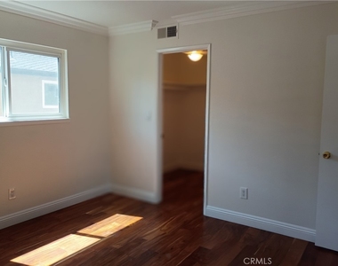 2473 Loma Vista - Photo Thumbnail 8