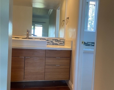 2473 Loma Vista - Photo Thumbnail 11